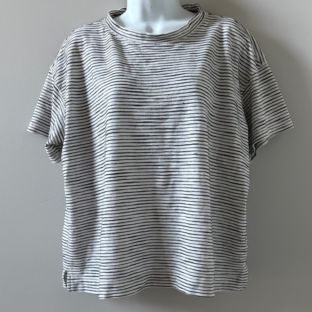OLD NAVY Casual Boxy Cut Tshirt, Large, Black White Stripe